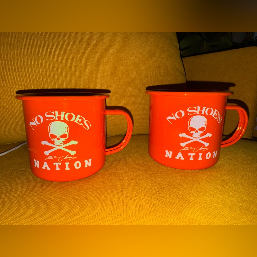 Set of 2 Kenny Chesney Orange Metal Campfire Mugs Cups No Shoes Nation Official